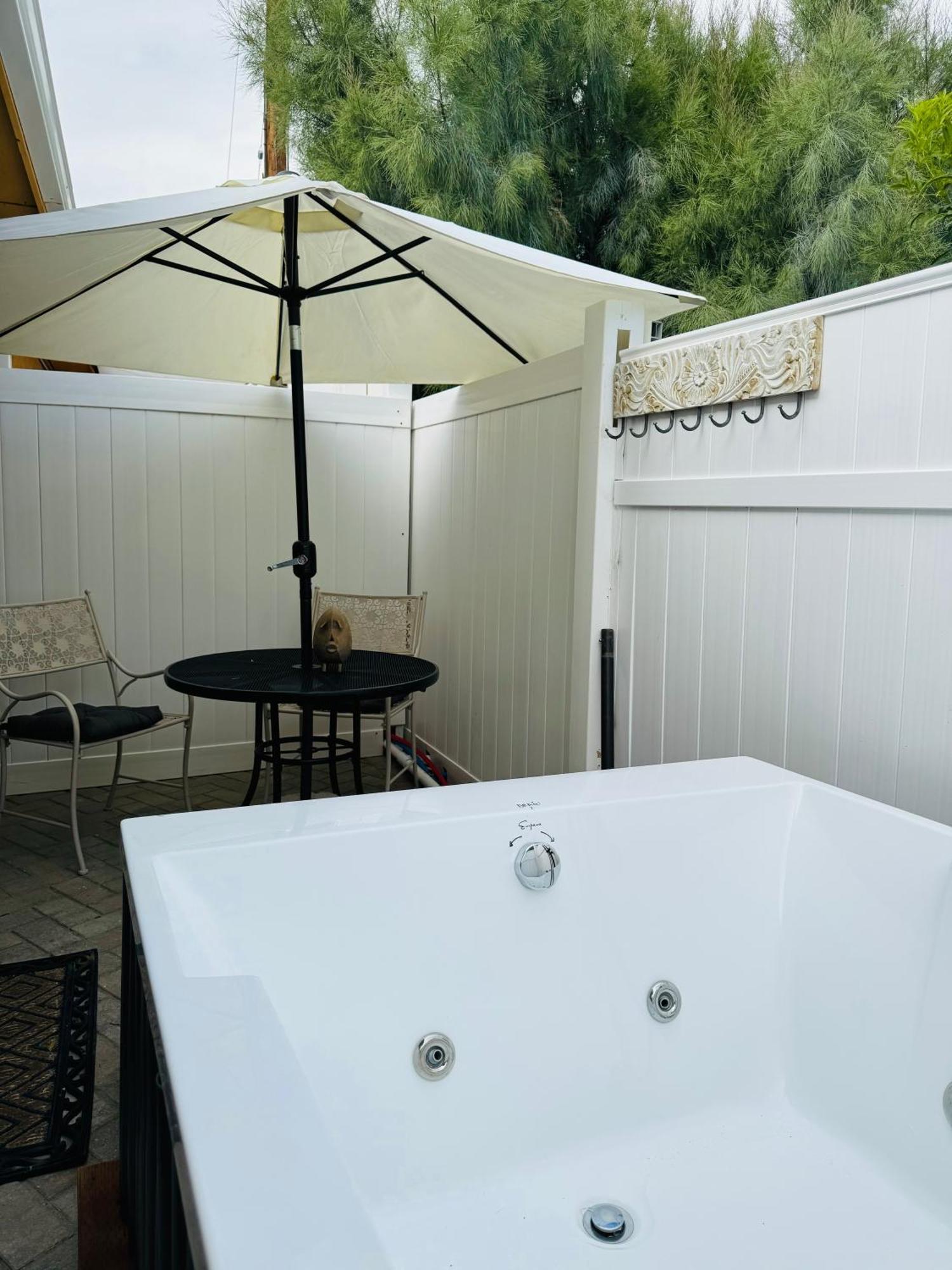 Mi Kasa Hot Springs 420,adults Only, Clothing Optional Hotel