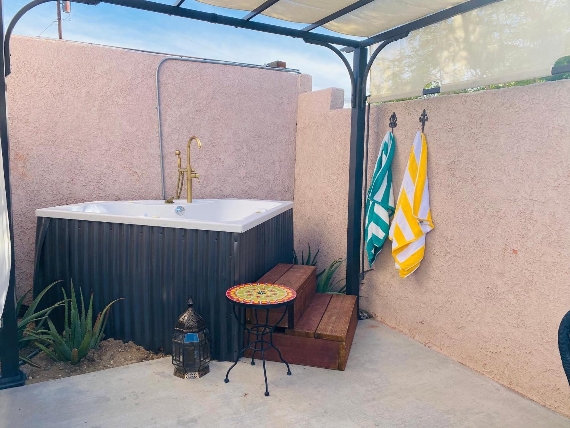 Hotel Mi Kasa Hot Springs 420,adults Only, Clothing Optional